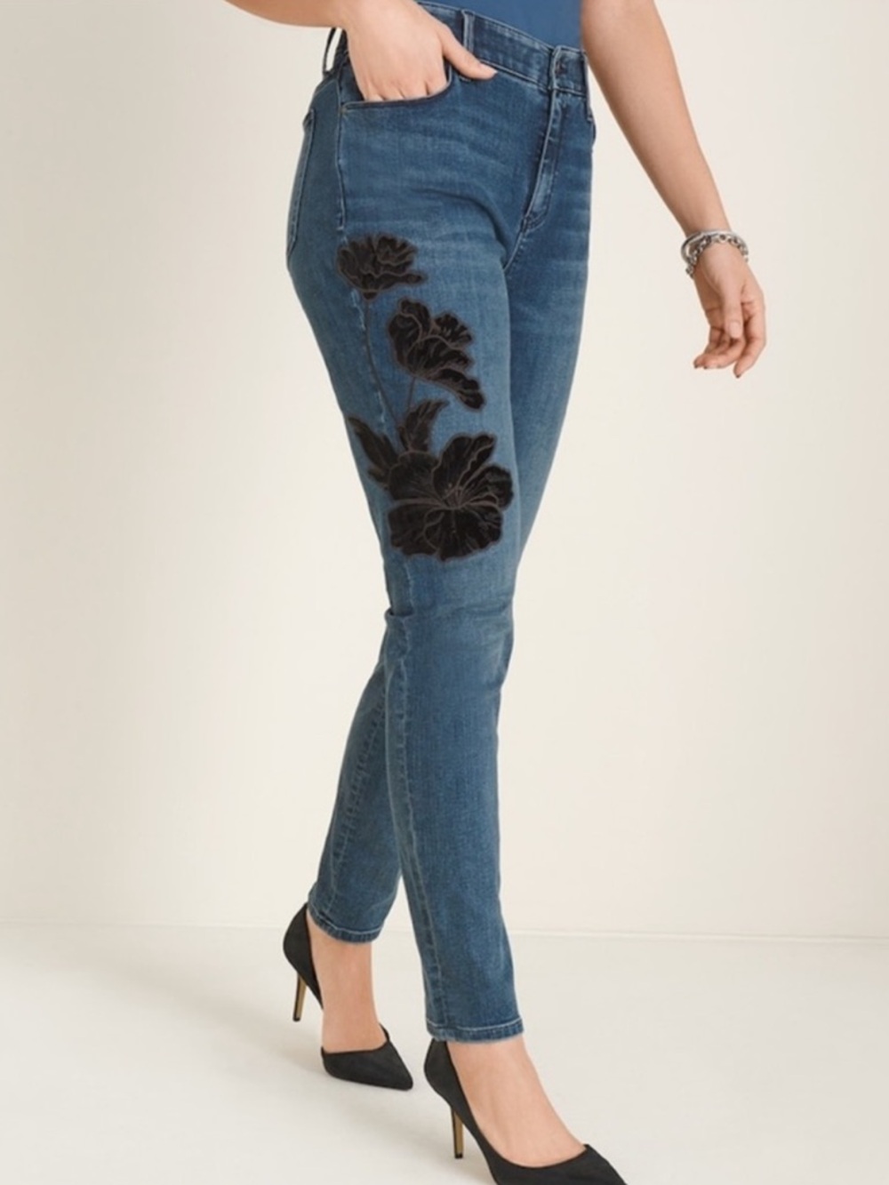 NWT Chico’s Velvet Appliqué Jegging Jeans - Picture 1 of 13
